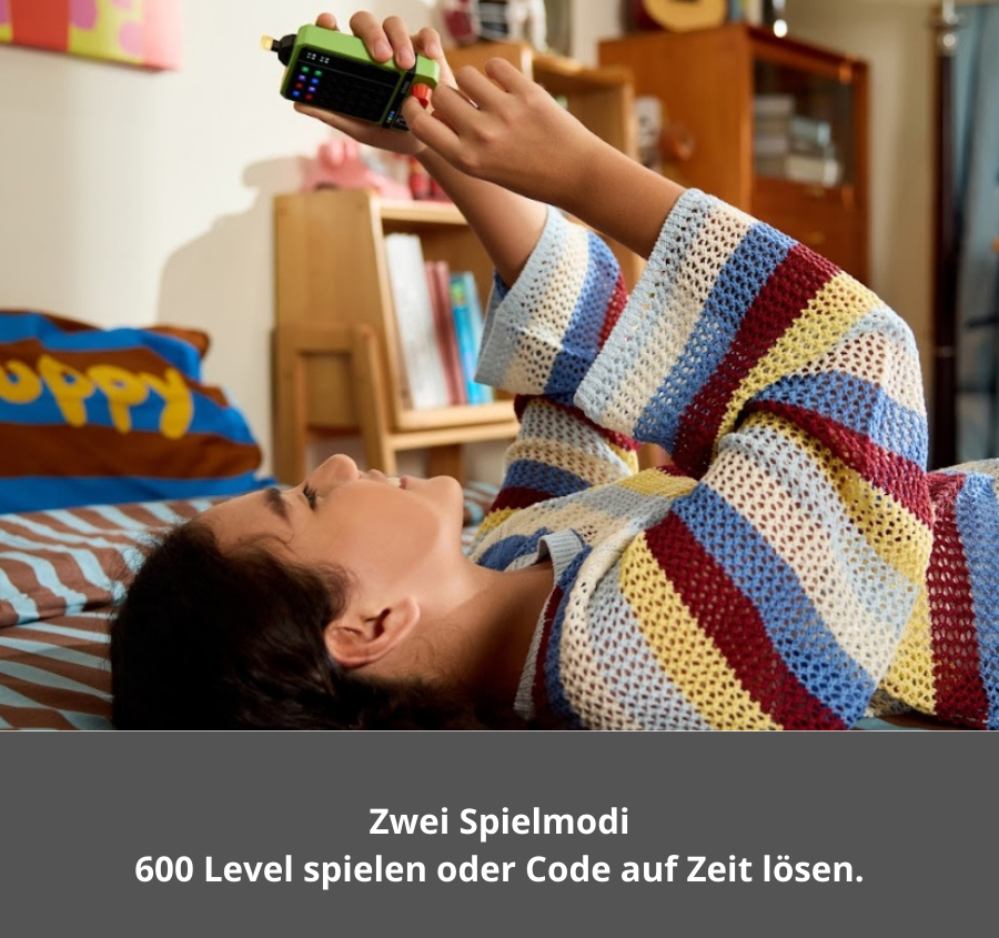 Kind spielt entspannt mit GiiKER Super Decoder